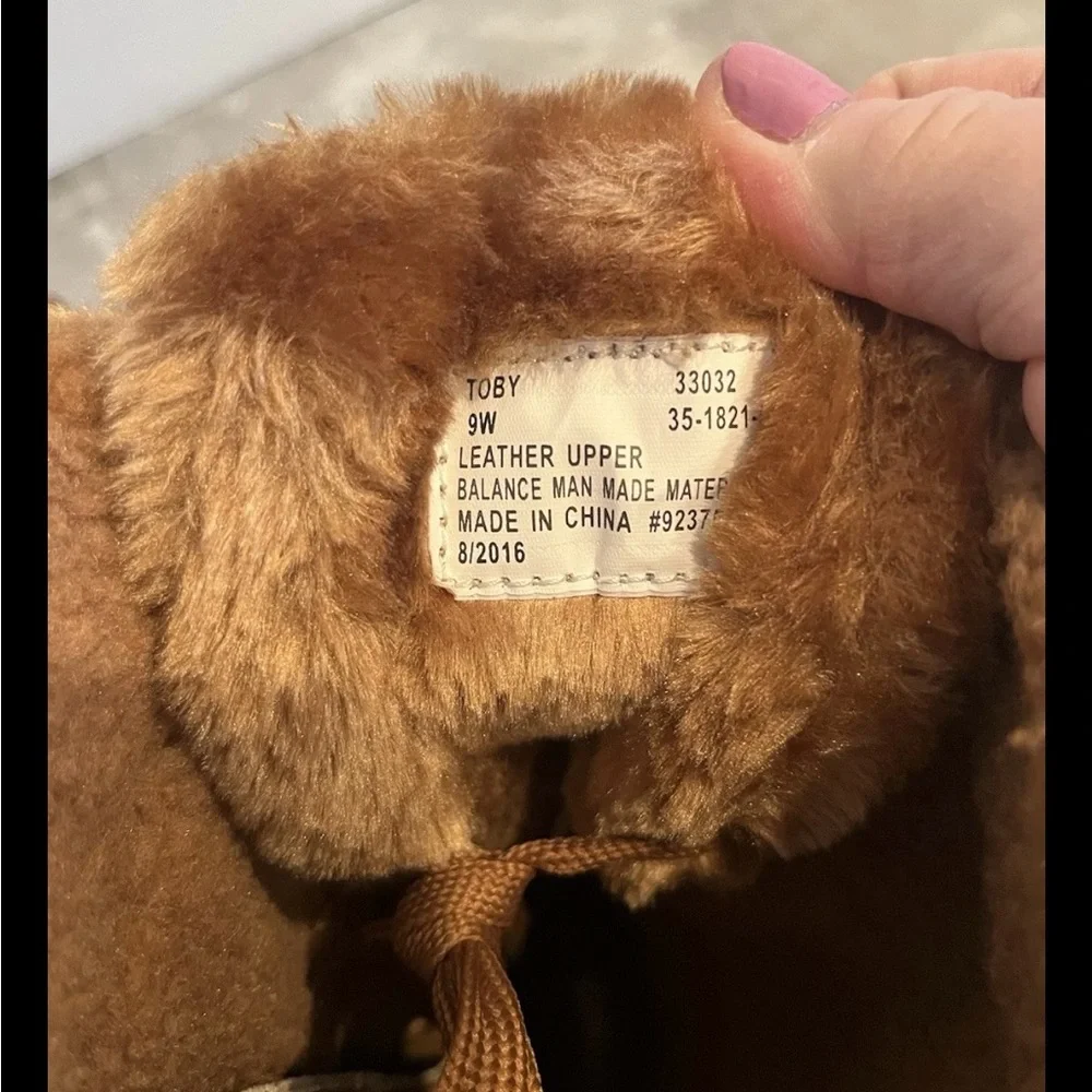 Comfortview Tan  faux Fur-Lined Winter Boots Sz 9  NWOB